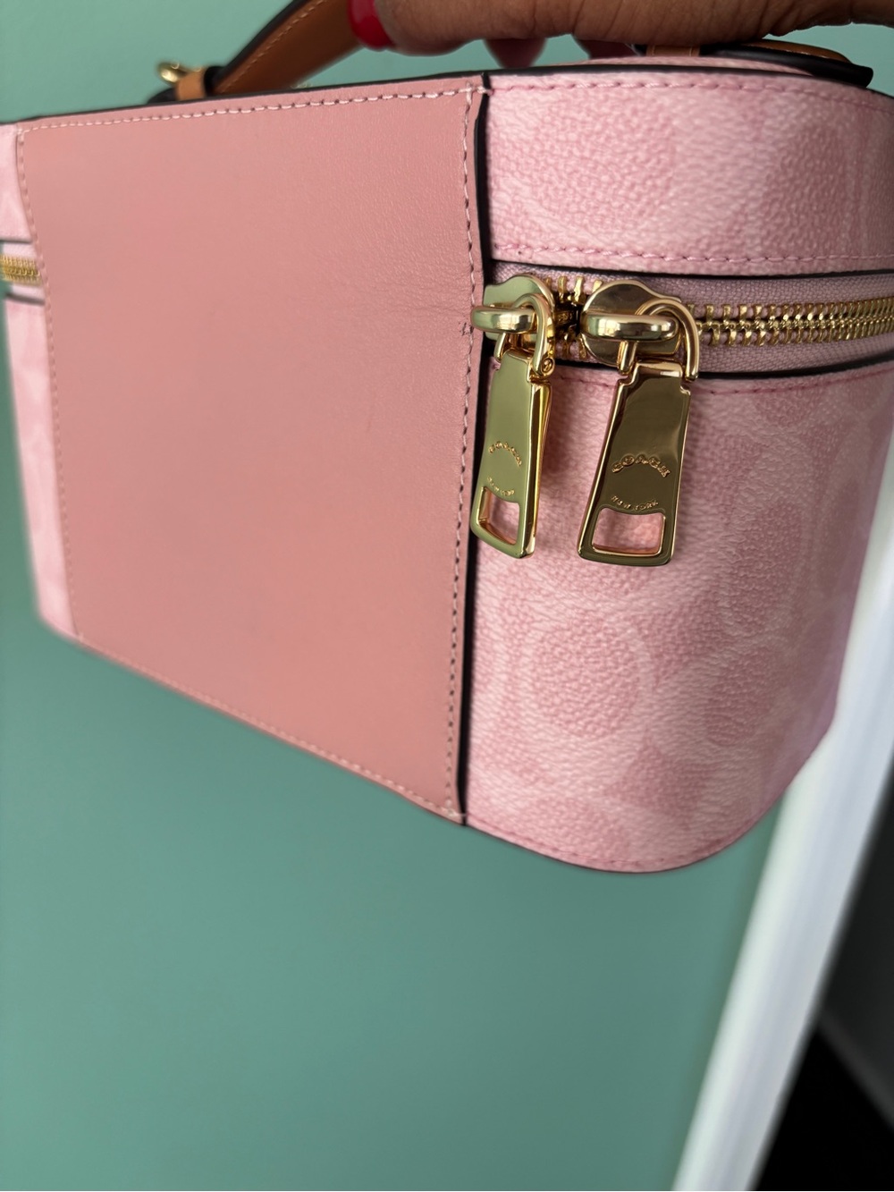 Coach Pink Signature Vanity Cosmetic Case with Tan Handle - Picture 9 of 10